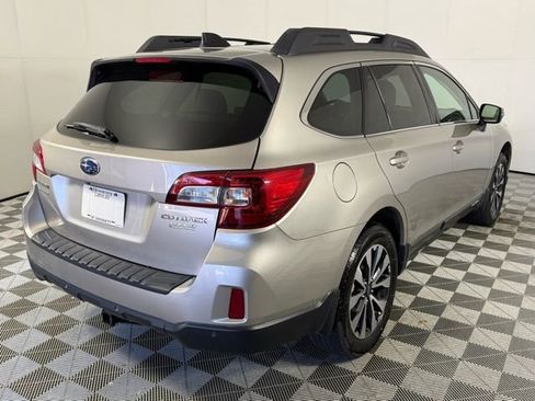 Used 2017 Subaru Outback 2.5i Limited image 7