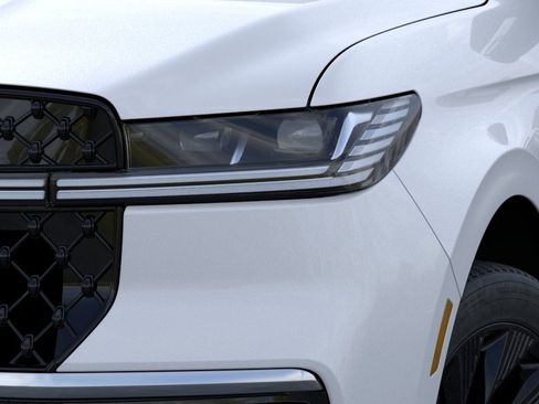 New 2026 Lincoln Navigator L Reserve AWD/4WD image 18