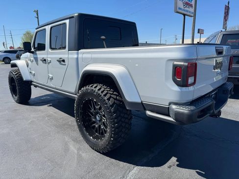 Used 2023 Jeep Gladiator Sport image 13