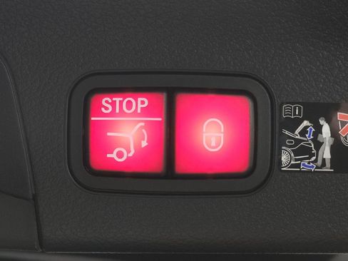 Used 2026 Mercedes-Benz GLS 580 4MATIC image 35