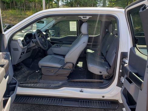 Used 2022 Ford F150 XL w/ Equipment Group 101A High RWD image 7