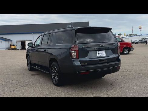 Used 2021 Chevrolet Suburban Z71 w/ Z71 Signature Package AWD/4WD image 32