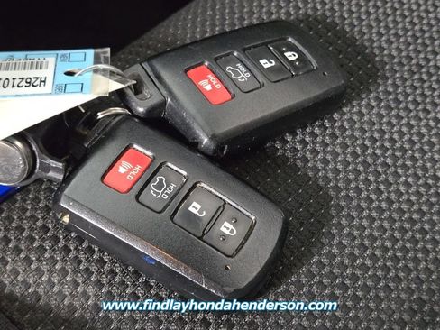 Used 2018 Toyota RAV4 XLE image 31