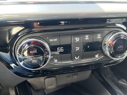 New 2026 Chevrolet Trax LT w/ Sunroof Package FWD image 20
