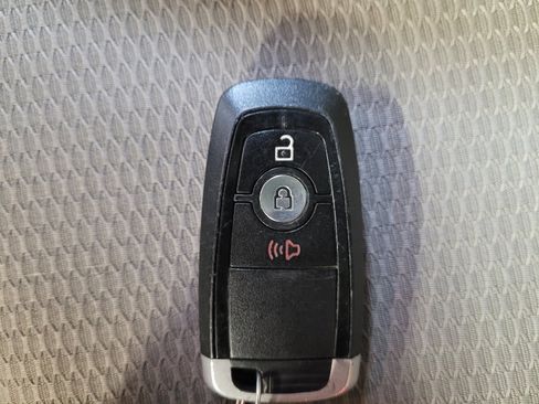 Used 2018 Ford Explorer XLT FWD image 32