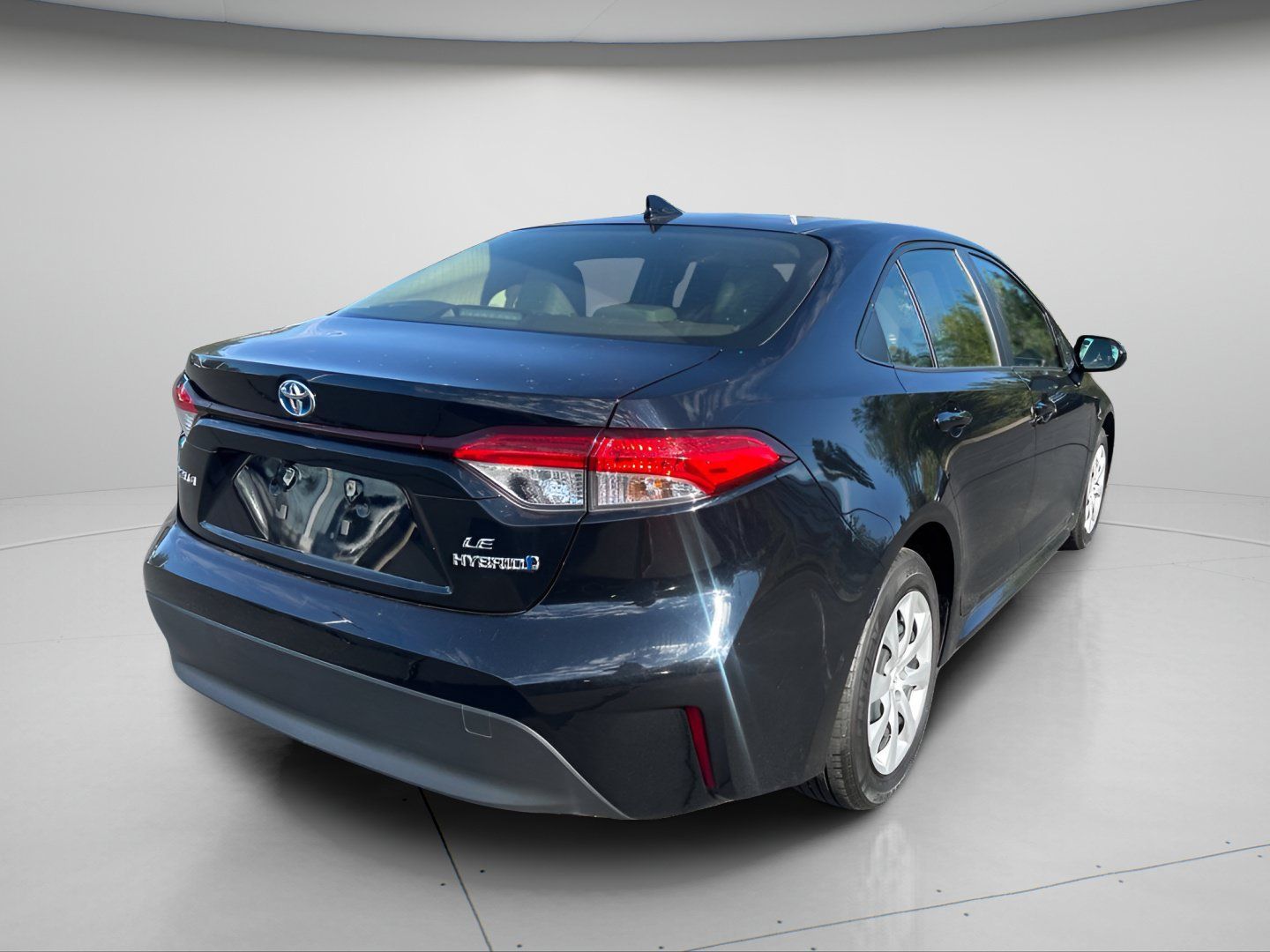 Used 2024 Toyota Corolla LE FWD image 6