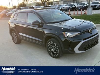 Certified 2025 Volkswagen Taos SE w/ Panoramic Sunroof Package