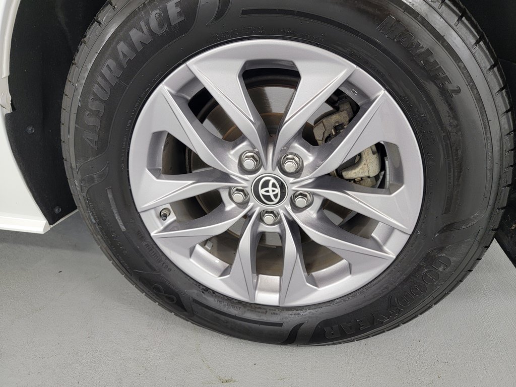 Used 2025 Toyota Sienna XLE w/ XLE Plus Package AWD/4WD image 10