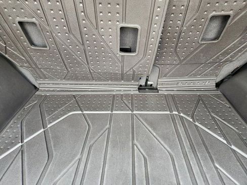 Used 2023 Chevrolet Equinox LT image 32