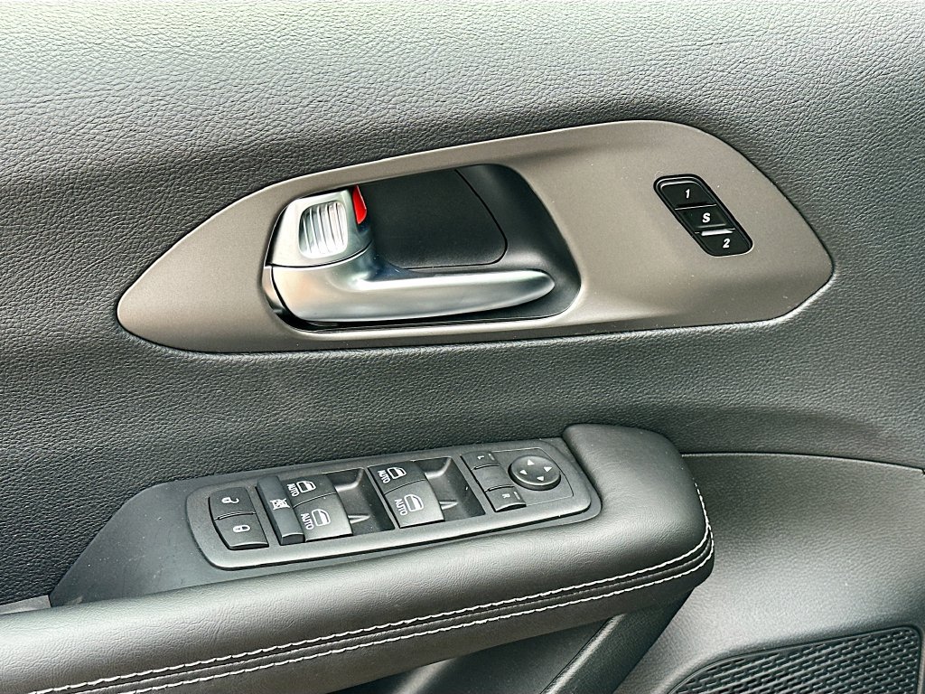 New 2027 Chrysler Pacifica Select FWD image 22