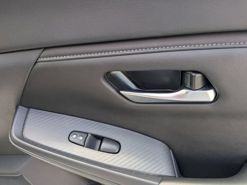 Used 2025 Nissan Sentra SV FWD image 34