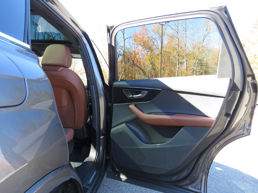Used 2023 Audi Q7 3.0T Premium AWD/4WD image 15