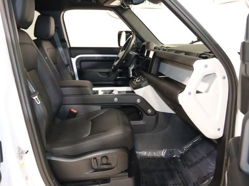 Used 2025 Land Rover Defender 110 S image 60