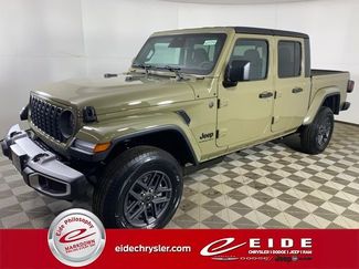 New 2026 Jeep Gladiator Sport video 2