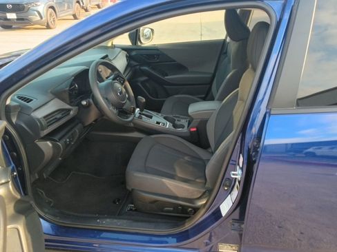 Used 2025 Subaru Crosstrek 2.0i Premium image 3
