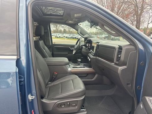 Used 2024 GMC Sierra 1500 SLT w/ SLT Premium Plus Package image 16