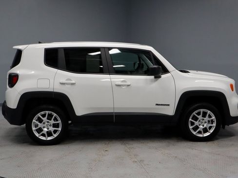 Used 2023 Jeep Renegade Latitude image 6