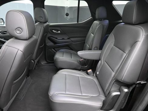 Used 2023 Chevrolet Traverse LT w/ LT Premium Package AWD/4WD image 14