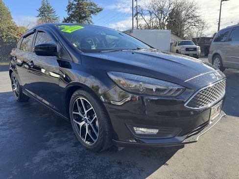 Used 2018 Ford Focus SEL image 6
