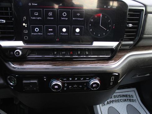 Used 2024 GMC Sierra 2500 SLE w/ SLE Convenience Package image 15