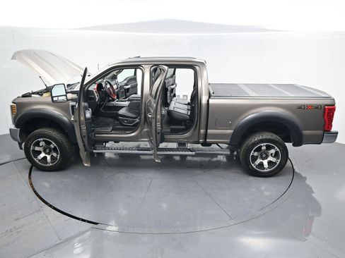 Used 2018 Ford F250 Lariat w/ Lariat Value Package image 38