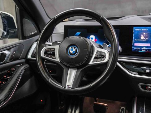 Used 2024 BMW X5 xDrive50e w/ M Sport Package AWD/4WD image 19