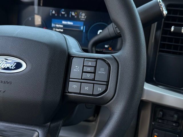 New 2026 Ford F350 XLT w/ XLT Premium Package AWD/4WD image 11
