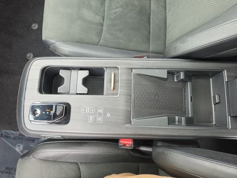 Used 2024 Nissan Ariya AWD image 24