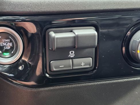 Used 2024 Chevrolet Silverado 3500 LT image 38