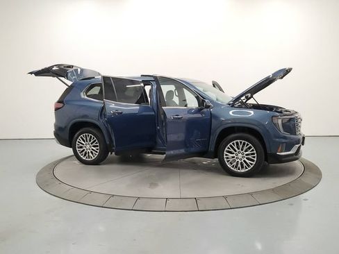 Used 2024 GMC Acadia Denali w/ Super Cruise Package FWD image 17