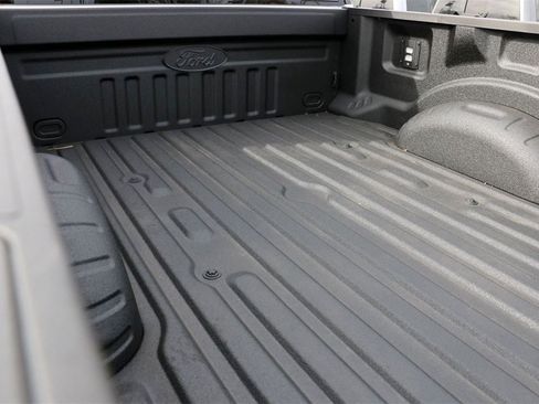 New 2026 Ford F250 Lariat w/ Black Appearance Package image 9