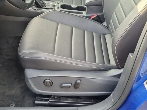 Used 2024 Volkswagen Jetta SE FWD image 14