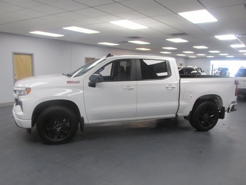 Used 2023 Chevrolet Silverado 1500 RST w/ Z71 Off-Road Package AWD/4WD image 8