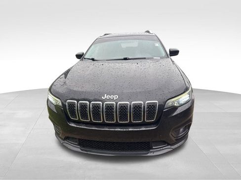 Used 2020 Jeep Cherokee Latitude Plus w/ Cold Weather Group AWD/4WD image 2