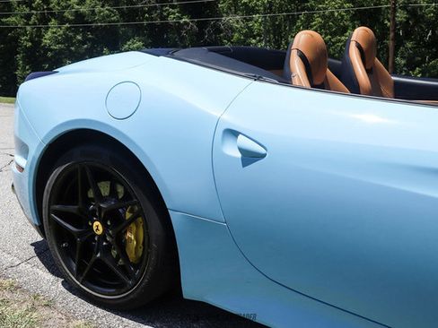 Used 2015 Ferrari California T RWD image 70