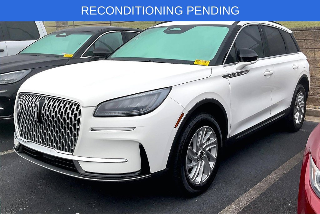 Used 2026 Lincoln Corsair Premiere FWD image 2