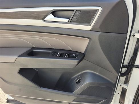 Used 2023 Volkswagen Atlas SE w/ Panoramic Sunroof Package image 23