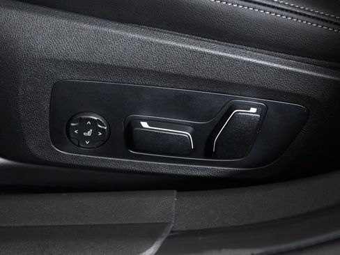 New 2026 BMW 330i xDrive Sedan w/ Premium Package image 28