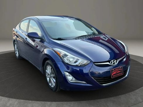 Used 2014 Hyundai Elantra SE w/ Option Group 02 FWD image 3
