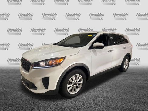 Used 2020 Kia Sorento LX image 12