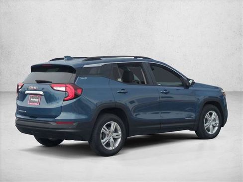 Certified 2024 GMC Terrain SLE w/ Driver Convenience Package FWD image 5