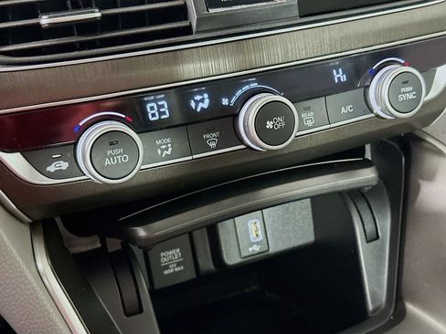 Used 2018 Honda Accord LX image 16