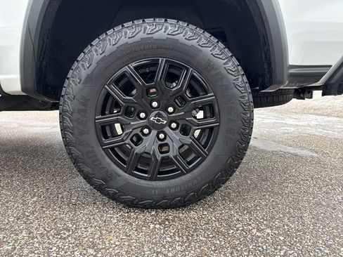 Used 2025 Chevrolet Colorado Trail Boss image 9