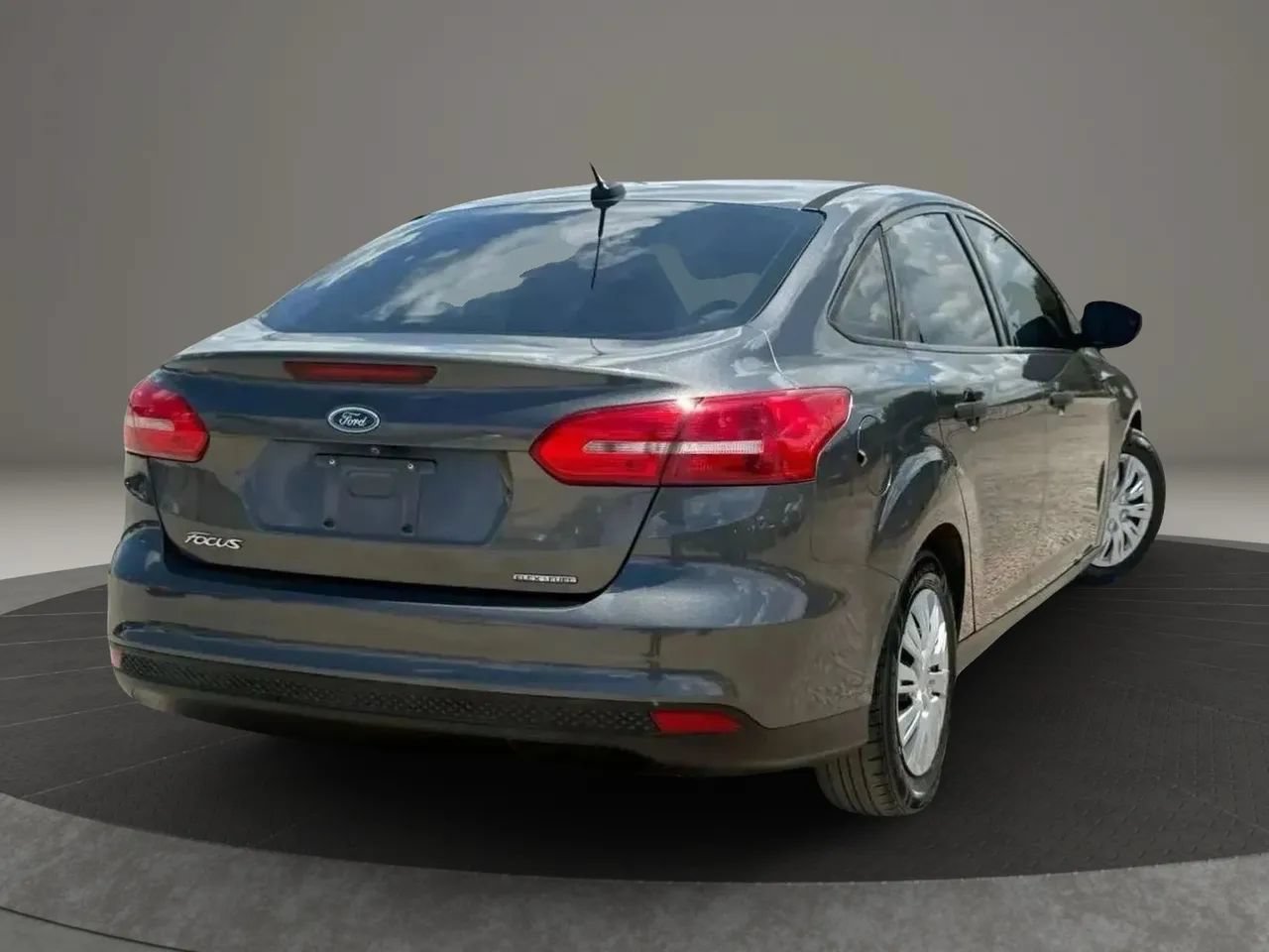 Used 2015 Ford Focus S FWD image 2