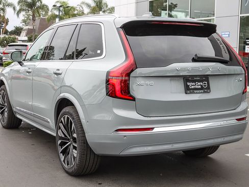 New 2026 Volvo XC90 T8 Ultra w/ Protection Package Premier AWD/4WD image 8