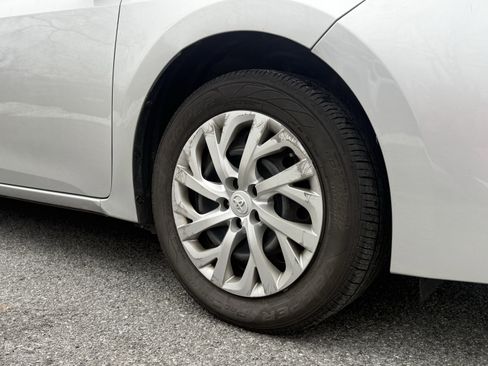 Used 2019 Toyota Corolla LE image 13