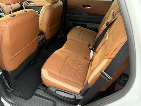 New 2026 Nissan Pathfinder Platinum AWD/4WD image 14