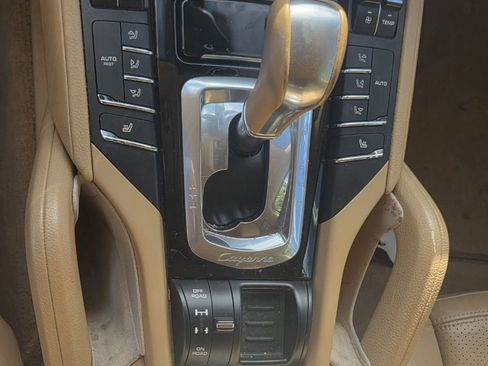 Used 2014 Porsche Cayenne image 10