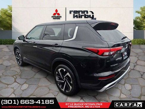 Used 2024 Mitsubishi Outlander SE image 5