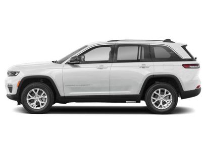 Used 2024 Jeep Grand Cherokee Limited w/ Black Appearance Package